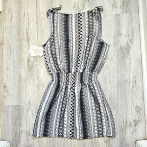 Nwt BECCA Texture Pattern Mini Dress M